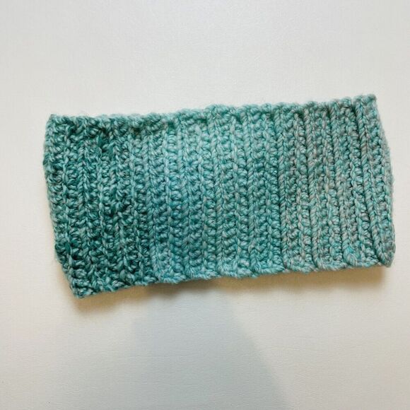 Red Barn Ranch Boho Headband Beanie Hat Mottled Green Twist Cable Knit Winter - Picture 4 of 5